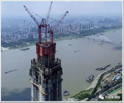 頂、爬、滑 揭秘超高層建筑的三大核心模架體系